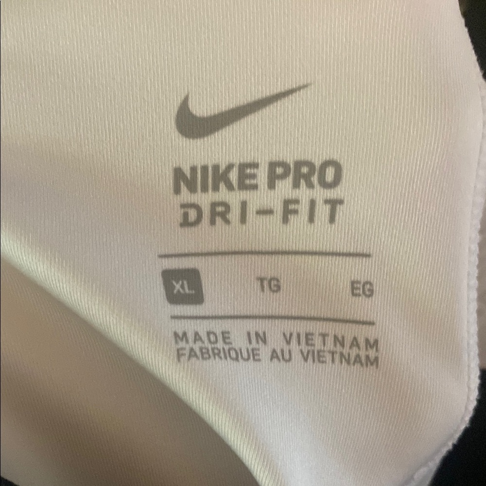 Nike Pro White Shorts - Picture 2 of 3